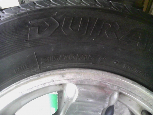 ขายยางพร้อมแม็กราคาถูก 215/70/15ปี13BRIDGESTONE