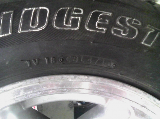 ขายยางพร้อมแม็กราคาถูก 215/70/15ปี13BRIDGESTONE