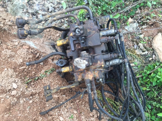 ขายแพคอนโทนถอดออกจาก KOMATSU PC200-5 ตามสภาพ สนใจโทร 081-970-1072 ขายแพคอนโทนถอดออกจาก KOMATSU PC200-5 ตามสภาพ สนใจโทร 081-970-1072