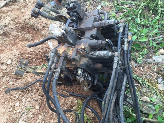 ขายแพคอนโทนถอดออกจาก KOMATSU PC200-5 ตามสภาพ สนใจโทร 081-970-1072 ขายแพคอนโทนถอดออกจาก KOMATSU PC200-5 ตามสภาพ สนใจโทร 081-970-1072