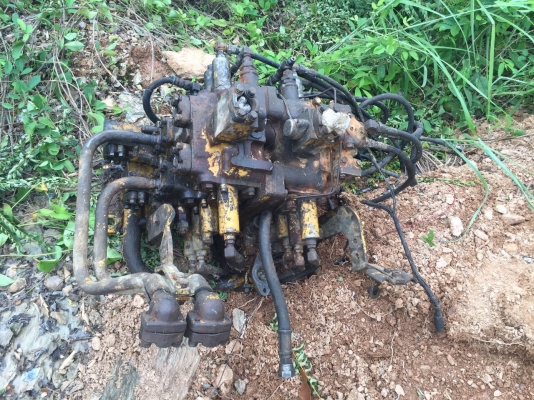 ขายแพคอนโทนถอดออกจาก KOMATSU PC200-5 ตามสภาพ สนใจโทร 081-970-1072