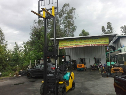 komatsu fd25-16ขนาด2.5ตัน เสาสูง4เมตร เกียร์ออร์โต้ เครื่องยนต์ดีเซล4D94LE 9xxxชั่วโมง ราคาต่อรองได้0816161541