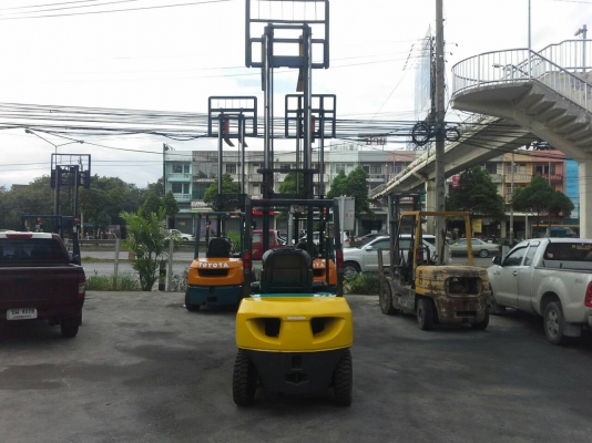 komatsu fd25-16ขนาด2.5ตัน เสาสูง4เมตร เกียร์ออร์โต้ เครื่องยนต์ดีเซล4D94LE 9xxxชั่วโมง ราคาต่อรองได้0816161541