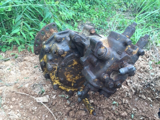 ขายเกียร์มอเตอร์สวิงถอดออกจาก KOMATSU PC200-5 สนใจโทร 081-970-1072 ขายเกียร์มอเตอร์สวิงถอดออกจาก KOMATSU PC200-5 สนใจโทร 081-970-1072