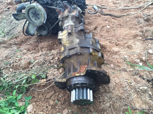 ขายเกียร์มอเตอร์สวิงถอดออกจาก KOMATSU PC200-5 สนใจโทร 081-970-1072 ขายเกียร์มอเตอร์สวิงถอดออกจาก KOMATSU PC200-5 สนใจโทร 081-970-1072