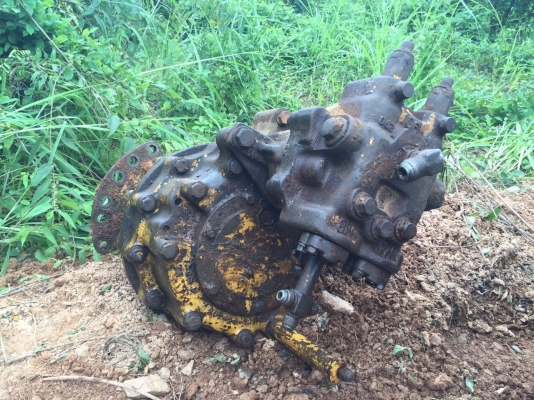ขายเกียร์มอเตอร์สวิงถอดออกจาก KOMATSU PC200-5 สนใจโทร 081-970-1072 ขายเกียร์มอเตอร์สวิงถอดออกจาก KOMATSU PC200-5 สนใจโทร 081-970-1072