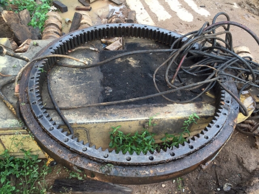 ขายเอวถอดออกจาก KOMATSU PC200-5 สนใจโทร 081-970-1072