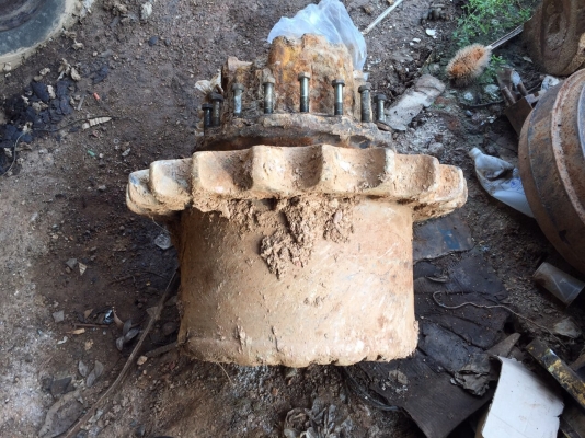 ขายตัวเดินถอดออกจาก KOMATSU PC200-5 สนใจโทร 081-970-1072 ขายตัวเดินถอดออกจาก KOMATSU PC200-5 สนใจโทร 081-970-1072