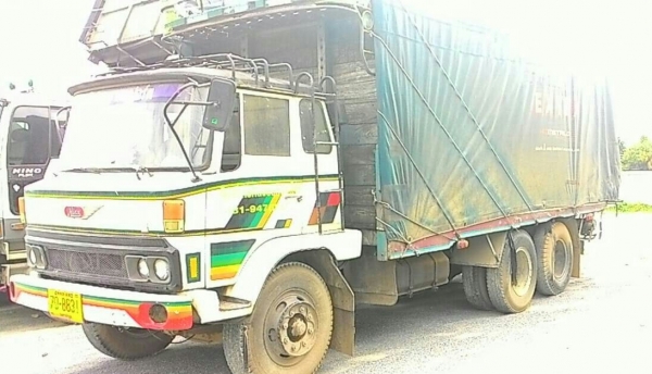 สิบล้อ HiNO KT925 EH700 -168 แรง เพาเดียว สภาพดีเดิมๆพร้อมใช้งาน ทะเบียนพร้อมโอน สิบล้อ HiNO KT925 EH700 -168 แรง เพาเดียว สภาพดีเดิมๆพร้อมใช้งาน ทะเบียนพร้อมโอน