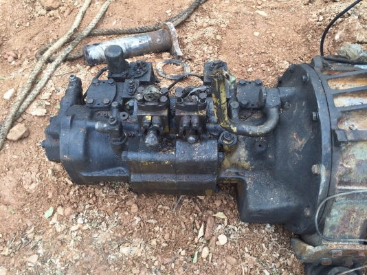 ขายปั้มท้ายเครื่องถอดออกจาก KOMATSU PC200-5 สนใจโทร 081-970-1072 ขายปั้มท้ายเครื่องถอดออกจาก KOMATSU PC200-5 สนใจโทร 081-970-1072