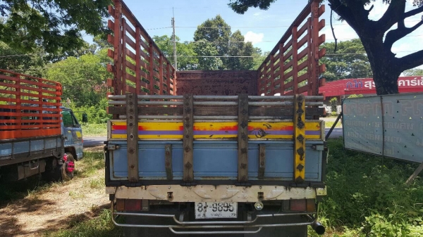 ขาย 6 ล้อ NPR ปี 33 คัสซีสวยตลอดเส้น เครื่องดีไม่หลวมไม่ไอ เฟืองท้าย F แต่งเกียร์สั้นแล้ว คอกสวยพร้อมบรรทุก ทะเบียนพร้อมโอน