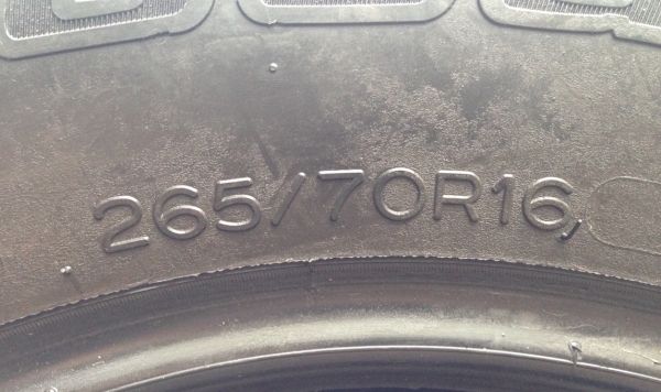 ยาง BF goodrich 265 70 16 ปี12 สภาพดี ดอกเยอะ ไม่มีปะ พร้อมใช้งาน ยาง BF goodrich 265 70 16 ปี12 สภาพดี ดอกเยอะ ไม่มีปะ พร้อมใช้งาน