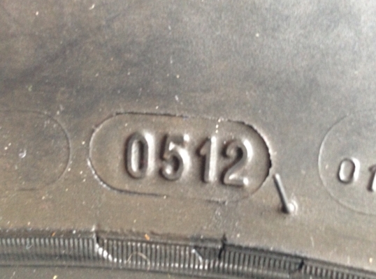 ยาง BF goodrich 265 70 16 ปี12 สภาพดี ดอกเยอะ ไม่มีปะ พร้อมใช้งาน ยาง BF goodrich 265 70 16 ปี12 สภาพดี ดอกเยอะ ไม่มีปะ พร้อมใช้งาน