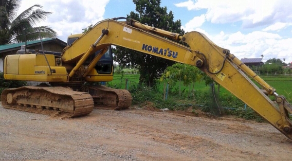 **1,350,000 บ.ต่อรอง/// แบคโฮ KOMATSU PC200-7 อินวอย **ขาย KOMATSU PC200 รุ่น7 แบคโฮ สภาพสวย พร้อมใช้ ราคาเบา HYD.EXCAVATOR KOMATSU PC200-7 เครื่องเดิม ปั้มเดิม ไฟฟ้าเต็ม ใช้งาน 17,xxx ชม. เครื่อง CUMMINS -6สูบ เครื่องดี แน่น แรง ปั้มดี แรง ทำงานดี เร็วดี