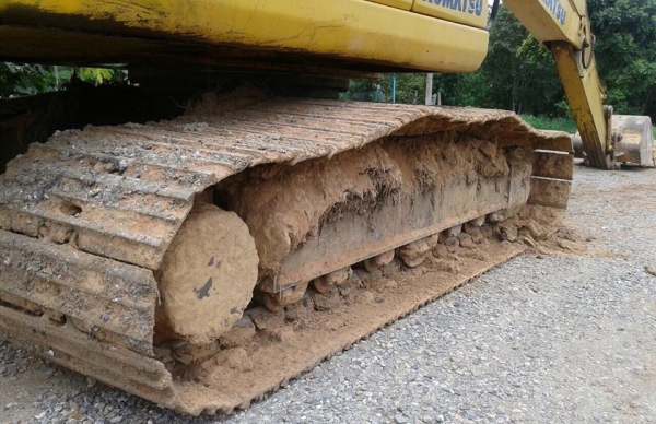 **1,350,000 บ.ต่อรอง/// แบคโฮ KOMATSU PC200-7 อินวอย **ขาย KOMATSU PC200 รุ่น7 แบคโฮ สภาพสวย พร้อมใช้ ราคาเบา HYD.EXCAVATOR KOMATSU PC200-7 เครื่องเดิม ปั้มเดิม ไฟฟ้าเต็ม ใช้งาน 17,xxx ชม. เครื่อง CUMMINS -6สูบ เครื่องดี แน่น แรง ปั้มดี แรง ทำงานดี เร็วดี