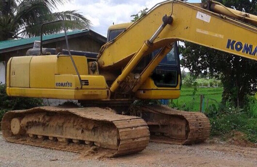 **1,350,000 บ.ต่อรอง/// แบคโฮ KOMATSU PC200-7 อินวอย **ขาย KOMATSU PC200 รุ่น7 แบคโฮ สภาพสวย พร้อมใช้ ราคาเบา HYD.EXCAVATOR KOMATSU PC200-7 เครื่องเดิม ปั้มเดิม ไฟฟ้าเต็ม ใช้งาน 17,xxx ชม. เครื่อง CUMMINS -6สูบ เครื่องดี แน่น แรง ปั้มดี แรง ทำงานดี เร็วดี