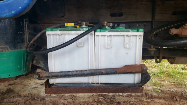 ขาย 6 ล้อ NISSAN เครื่อง 100 แรง คัสซีสวย ทะเบียนเต็มพร้อมโอน ราคาคุยกันได้ครับ