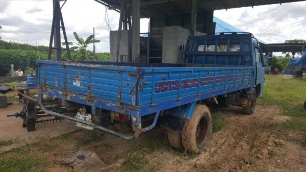 ขาย 6 ล้อ NISSAN เครื่อง 100 แรง คัสซีสวย ทะเบียนเต็มพร้อมโอน ราคาคุยกันได้ครับ