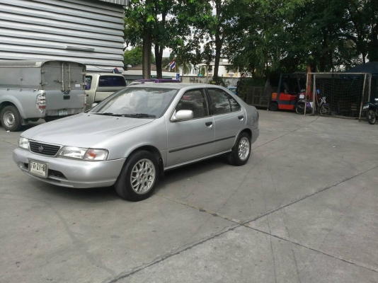 ขายนิสสัน ซันนี่ เครื่อง1.5 เกียร์ออโต้ ติดแก๊ส รถพร้อมใช้