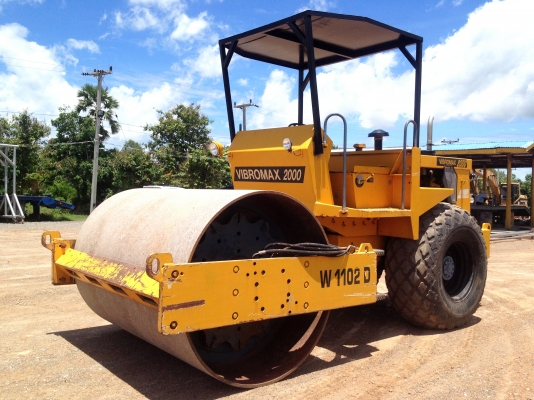 ขายรถบดสั่นสะเทือน  10 ตัน