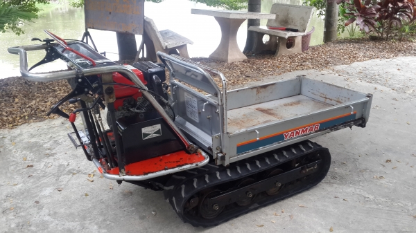 รถบรรทุกการเกษตรและก่อสร้าง