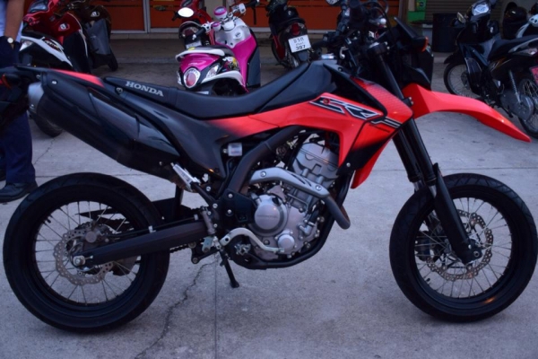ฮอนด้า Crf 250 m สีแดง-ดำ ปี 57 สภาพ สวย ป้ายแดงยังไงยังงั้น ฮอนด้า Crf 250 m สีแดง-ดำ ปี 57 สภาพ สวย ป้ายแดงยังไงยังงั้น