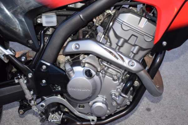 ฮอนด้า Crf 250 m สีแดง-ดำ ปี 57 สภาพ สวย ป้ายแดงยังไงยังงั้น ฮอนด้า Crf 250 m สีแดง-ดำ ปี 57 สภาพ สวย ป้ายแดงยังไงยังงั้น