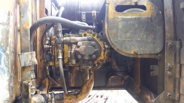 ขายด่วนรถแบคโฮ. Komatsu. 200 รุ่น 5. พร้อมใช้งาน.  เอกสารพร้อม