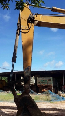 ขายด่วนรถแบคโฮ. Komatsu. 200 รุ่น 5. พร้อมใช้งาน.  เอกสารพร้อม