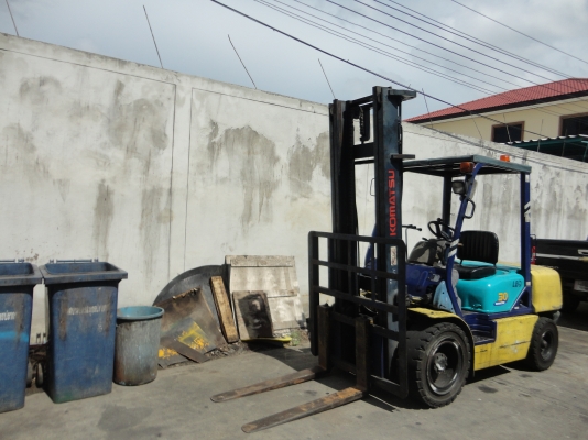 ขายรถ komatsu ขนาด 3 ตัน ดีเซล  เกียร์ ออโต้