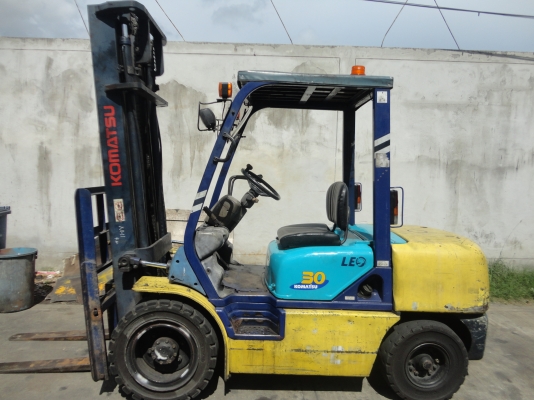 ขายรถ komatsu ขนาด 3 ตัน ดีเซล  เกียร์ ออโต้