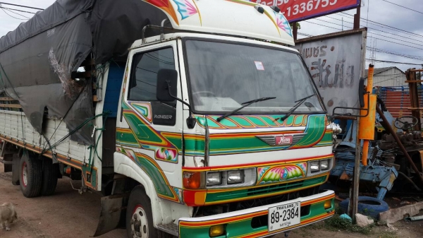 หกล้อ hino  เครื่อง WO4D 117 แรง กะบะยาว 5.50 กระจกไฟฟ้า แอร์ พวงมาลัยเพาเวอร์  รถพร้อมใช้งาน ภาษี เอกสารพร้อมโอน