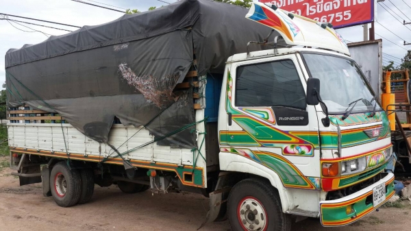 หกล้อ hino  เครื่อง WO4D 117 แรง กะบะยาว 5.50 กระจกไฟฟ้า แอร์ พวงมาลัยเพาเวอร์  รถพร้อมใช้งาน ภาษี เอกสารพร้อมโอน