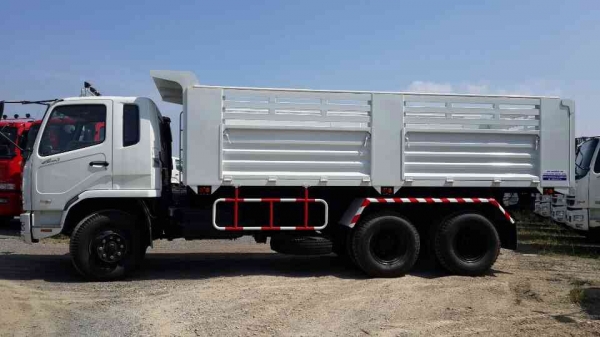 ขายรถบรรทุก 10 ล้อ ฟูโซ่ 240 พร้อมดั๊มพ์(รถใหม่ป้ายแดง)