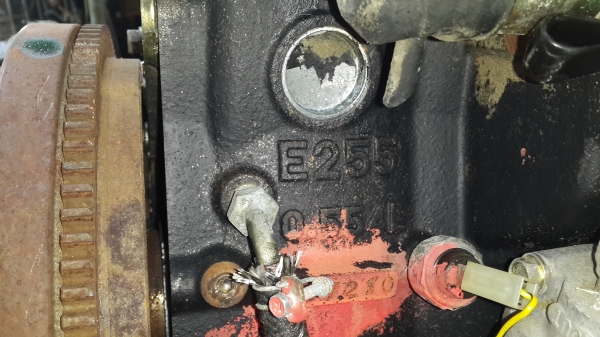 2 สูบ อิเซกิ  12 แรง รหัส P - 4