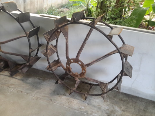 77,000 บาท ขายครับ. KUBOTA.  L 2002 DT-M. (4 WD) เพาเวอร์ พร้อม ผาน 5 และ เหล็กกันจม ( มีภาพวีดีโอ )