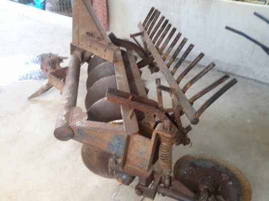 77,000 บาท ขายครับ. KUBOTA.  L 2002 DT-M. (4 WD) เพาเวอร์ พร้อม ผาน 5 และ เหล็กกันจม ( มีภาพวีดีโอ )