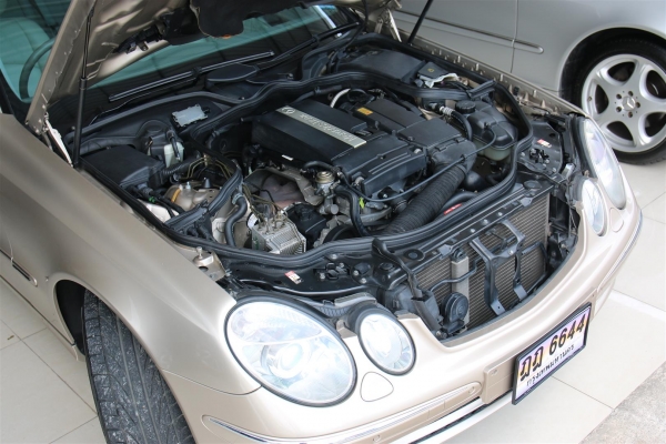 ขาย 2006 Benz E200 Kom Option เต็มสุดๆ หลังคาแก้ว ขาย 2006 Benz E200 Kom Option เต็มสุดๆ หลังคาแก้ว