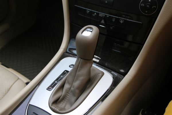 ขาย 2006 Benz E200 Kom Option เต็มสุดๆ หลังคาแก้ว ขาย 2006 Benz E200 Kom Option เต็มสุดๆ หลังคาแก้ว