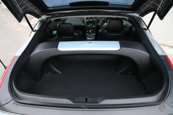 ขาย Nissan 350Z Fairlady Z ปี2005 เกียร์ AUTO เครื่องDE ขาย Nissan 350Z Fairlady Z ปี2005 เกียร์ AUTO เครื่องDE