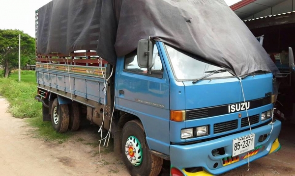 ขายสั่งลุยแท้ เครื่อง115แรง เฟืองท้ายF ภายในสวย สภาพพร้อมใช้งาน เอกสารพร้อมโอน สนใจโทร 090-8588220คุณนะ 093-3258446คุณบิว หรือเข้าดูสินค้าอื่นๆได้ที่ www.truck.in.th/498 หรือเพจFacebook ณรงค์ ซื้อขายรถมือสอง (เว็บไซต์ส่วนตัว) หรือFacebook ตลาดรถมือสอง คุณ