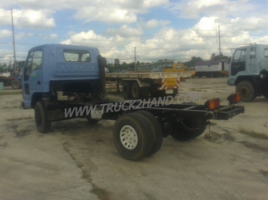 รถบรรทุก 6 ล้อ ISUZU NPR หัวแชซซี 115 แรงม้า 4 สูบ เครื่อง 4BE1  พวงมาลัยพาวเวอร์