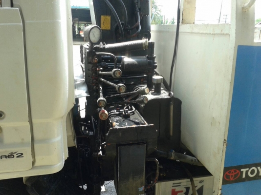 TOYOTAท้ายลาด เครน 2.5 ตัน