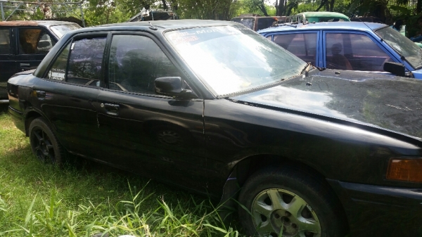 มาสด้า 323 ทะเบียนปี 58 พวงมาลัยพาวเวอร์ กระจกไฟฟ้า ไม่มีเครื่อง ขาย 6,500 บาท