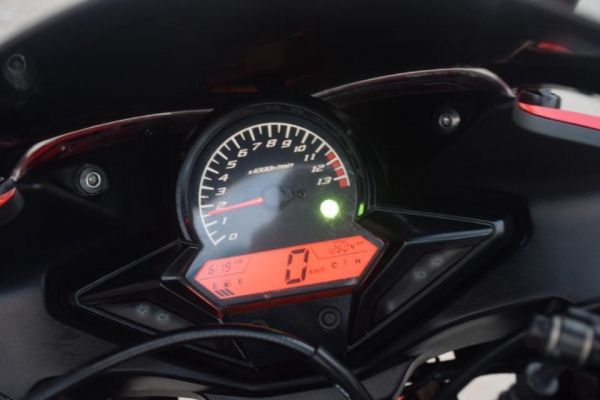 ฮอนด้า Cbr 150i สีแดง ปี 57 สภาพสวย ๆ เดิม ๆ ราคา เบา ๆ