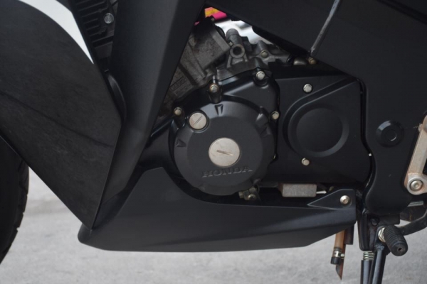 ฮอนด้า Cbr 150i สีดำ ปี 57 สภาพสวย ๆ เดิม ๆ ป้ายแดง ยังไงยังงั้น ฮอนด้า Cbr 150i สีดำ ปี 57 สภาพสวย ๆ เดิม ๆ ป้ายแดง ยังไงยังงั้น