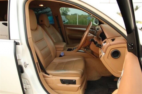 ขาย Porsche Cayenne V6 3.2 ปี2005 รถออกศูนย์ AAS ขาย Porsche Cayenne V6 3.2 ปี2005 รถออกศูนย์ AAS