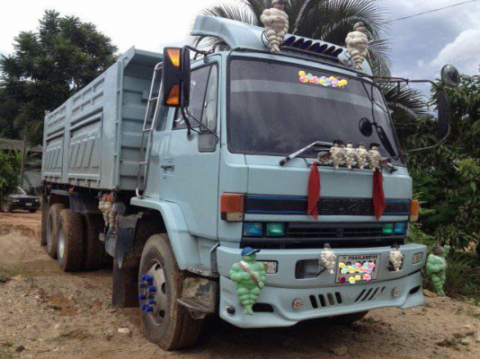 ขายรถบรรทุก 10 ล้อดัมพ์ ISUZU ROCKY 240 แรงม้าโค๊ช K มีระบบลากพ่วง ราคา 900000