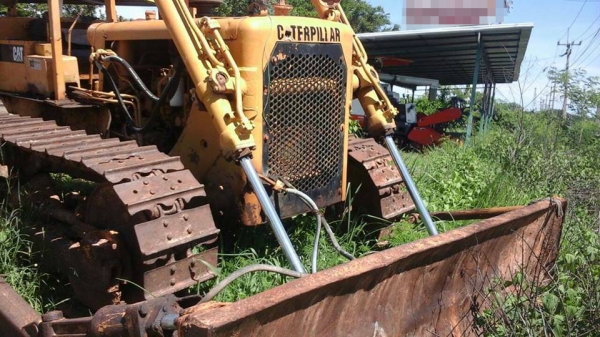 285,000 บ.ต่อรอง/// แทร็กเตอร์ตีนตะขาบ CAT D4 ** ขาย CATERPILLAR D4 แทร็กเตอร์ตีนตะขาบ เกียร์ตัด ตีนไก่ สภาพพร้อมใช้งาน BULLDOZER CATERPILLAR D4 เครื่องเดิม ปั้มเดิม ตีนไก่ เกียร์ตัด เครื่องยนต์ CAT 4สูบ เครื่องดี แน่น ปั้มดี แรงดีครับ เกียร์ดี ระบบขับเคล 285,000 บ.ต่อรอง/// แทร็กเตอร์ตีนตะขาบ CAT D4 ** ขาย CATERPILLAR D4 แทร็กเตอร์ตีนตะขาบ เกียร์ตัด ตีนไก่ สภาพพร้อมใช้งาน BULLDOZER CATERPILLAR D4 เครื่องเดิม ปั้มเดิม ตีนไก่ เกียร์ตัด เครื่องยนต์ CAT 4สูบ เครื่องดี แน่น ปั้มดี แรงดีครับ เกียร์ดี ระบบขับเคล