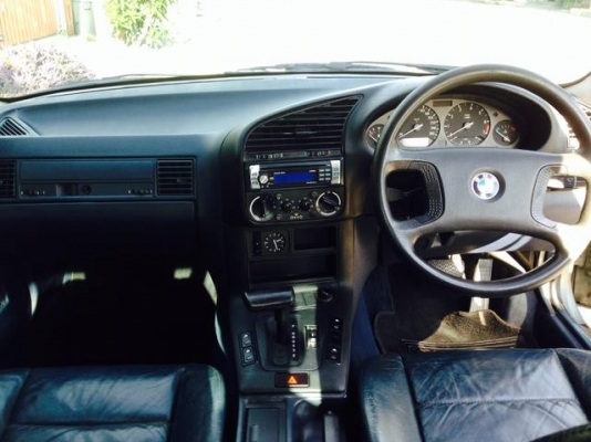 บีเอ็ม E36 320IA  เครื่องM50  ปี93  เป็นรุ่นประกอบนอก  รถมือเดียวออกห้าง  กล็อฟ์ 0804465223